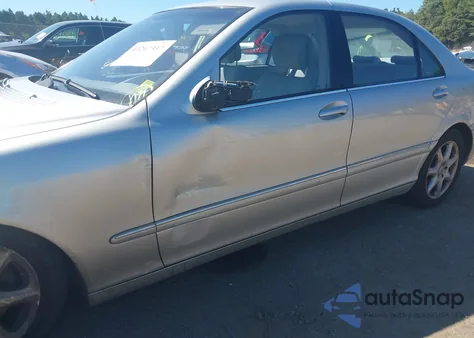 2004 Mercedes-Benz S 430 4Matic z USA, uszkodzony, nr VIN WDBNG83J84A426926